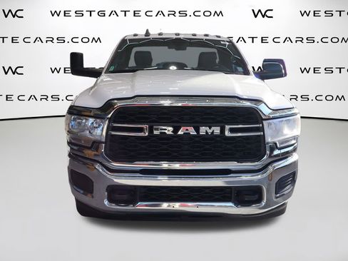 Used 2022 RAM 3500 Tradesman w/ Chrome Appearance Group image 4