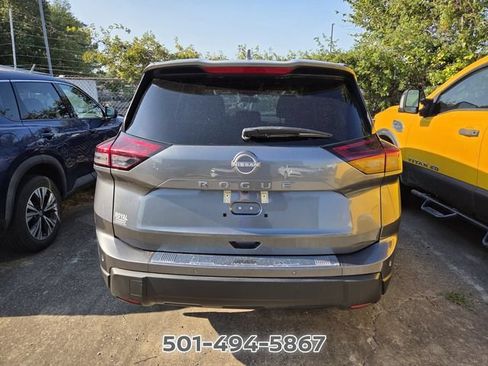 Used 2026 Nissan Rogue SV FWD image 3