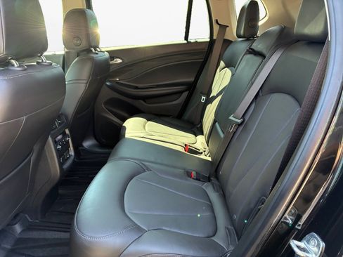 Used 2019 Buick Envision Essence FWD image 13