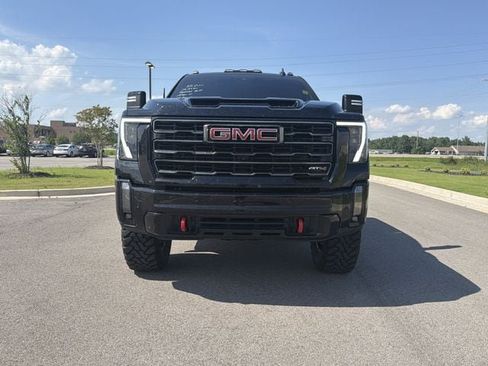 Used 2024 GMC Sierra 2500 AT4 w/ AT4 Preferred Package AWD/4WD image 8