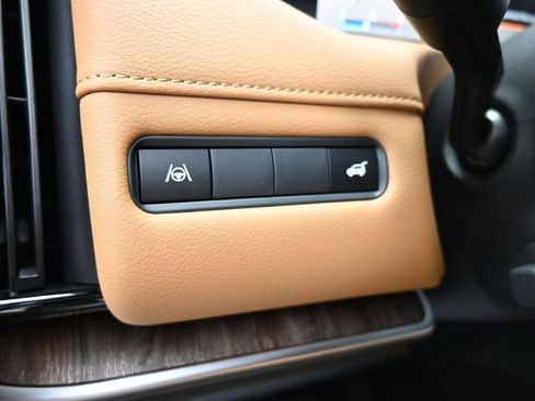 New 2026 Nissan Armada SL w/ Captain's Chari Seat Package image 32