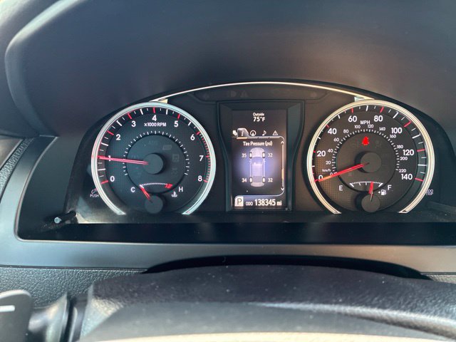 Used 2015 Toyota Camry XSE w/ Moonroof Package FWD image 29