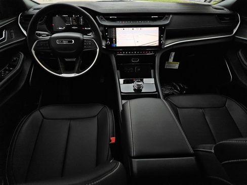 New 2026 Jeep Grand Cherokee Limited RWD image 11