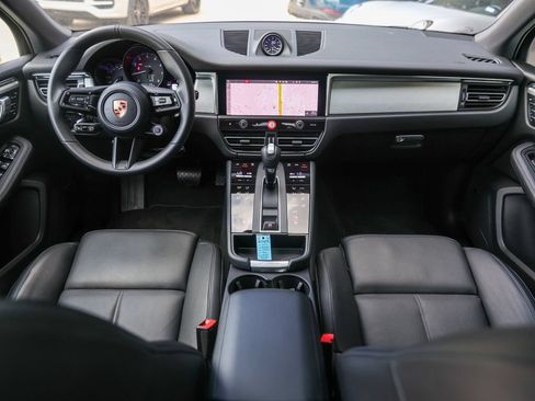 Certified 2026 Porsche Macan AWD/4WD image 33