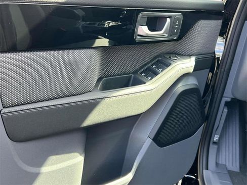 Used 2025 INEOS Grenadier image 18