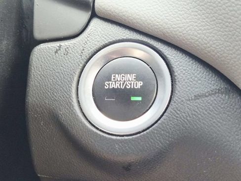 Used 2022 Chevrolet Equinox LS w/ LS Convenience Package FWD image 16