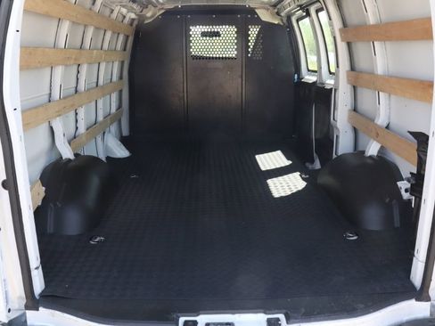 Used 2024 GMC Savana 2500 w/ Driver Convenience Package RWD image 22