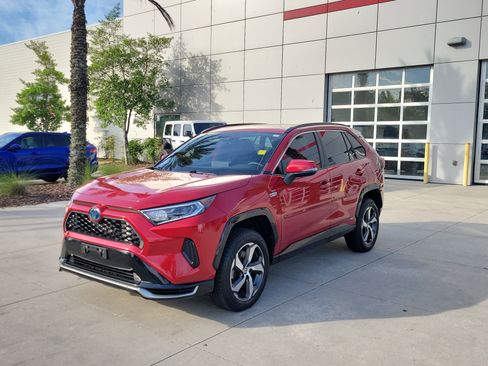 Used 2021 Toyota RAV4 SE w/ Weather & Moonroof Package image 1