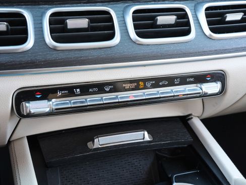 Used 2020 Mercedes-Benz GLE 350 4MATIC image 27