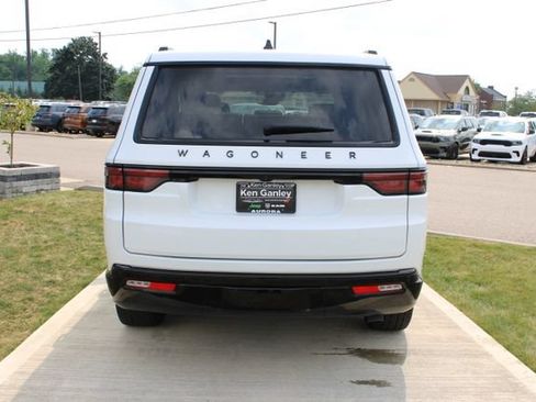Used 2025 Jeep Wagoneer Series II w/ Premium Group I AWD/4WD image 32