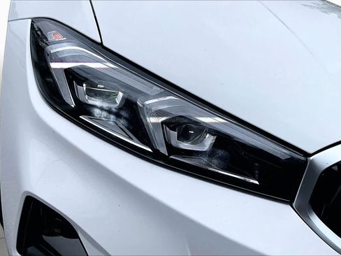 Certified 2025 BMW 330i Sedan RWD image 28