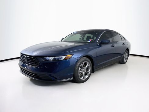 Certified 2023 Honda Accord EX image 4
