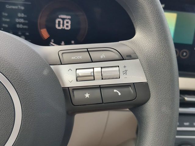 Used 2025 Hyundai Tucson SE FWD image 23