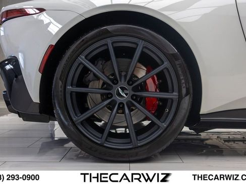 Used 2019 Aston Martin V8 Vantage Coupe RWD image 25