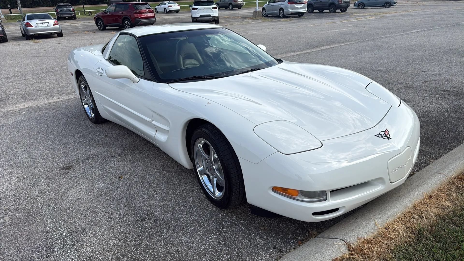 Used 2002 Chevrolet Corvette Coupe w/ Preferred Equipment Group2 RWD image 1