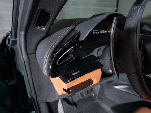 Used 2023 Ferrari Purosangue image 18