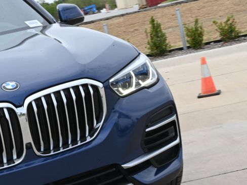 Certified 2023 BMW X5 sDrive40i w/ Executive Package image 10