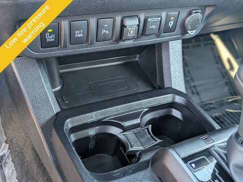 Used 2022 Toyota Tacoma TRD Off-Road w/ TRD Premium Off Road Package image 28