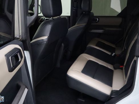 Used 2023 Ford Bronco Wildtrak image 26