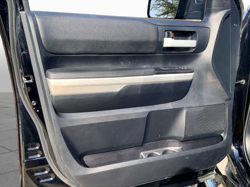 Used 2014 Toyota Tundra SR5 w/ SR5 Upgrade Package AWD/4WD image 22
