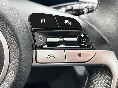 Used 2024 Hyundai Elantra SEL w/ Convenience Package image 16