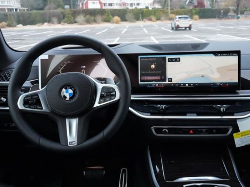 New 2026 BMW X5 xDrive40i w/ M Sport Package image 3