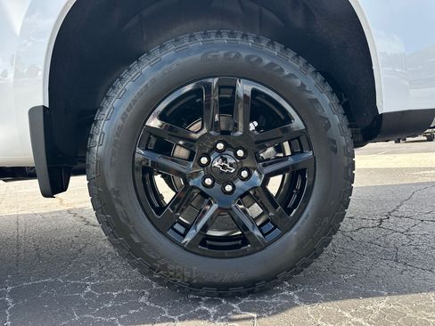 New 2026 Chevrolet Silverado 1500 Custom w/ Turbomax Blackout Package AWD/4WD image 21