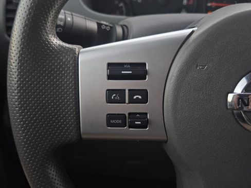 Used 2018 Nissan Frontier SV image 14