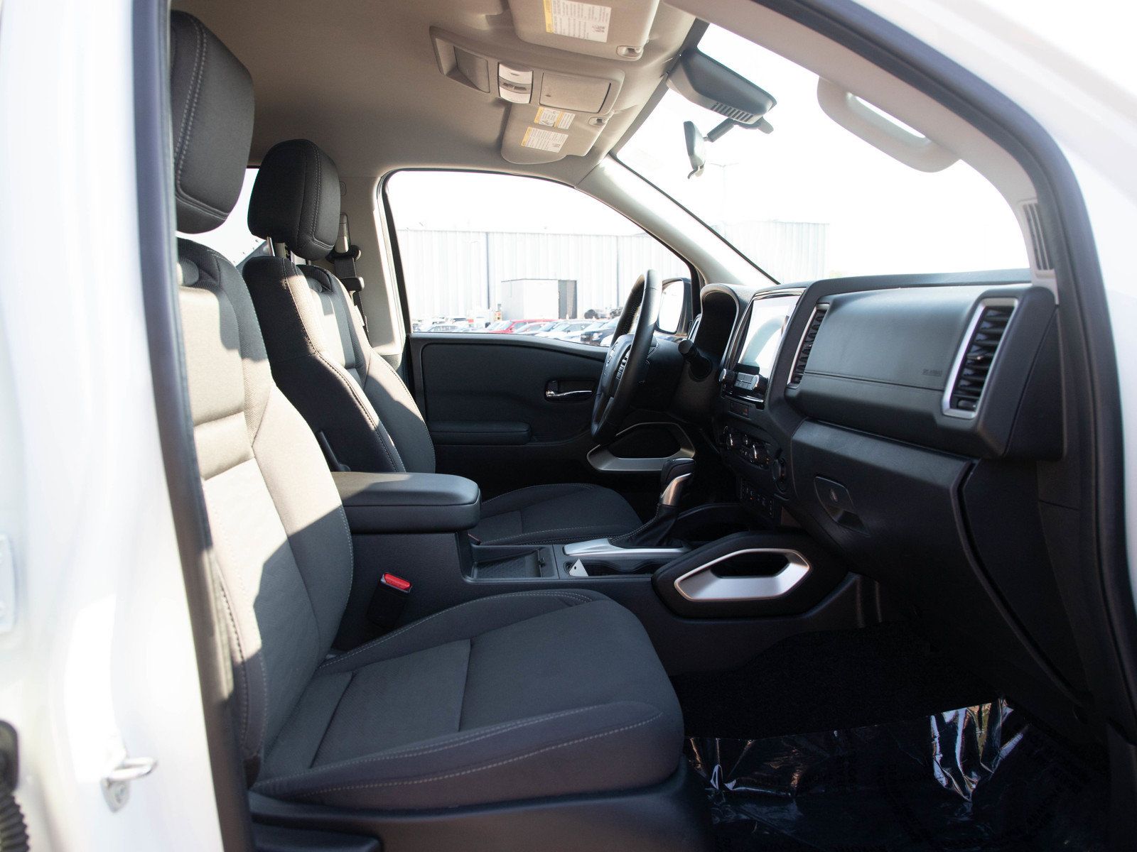 Used 2024 Nissan Frontier SV w/ SV Convenience Package AWD/4WD image 11