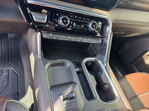 Used 2024 GMC Sierra 2500 Denali w/ Denali Reserve Package AWD/4WD image 22