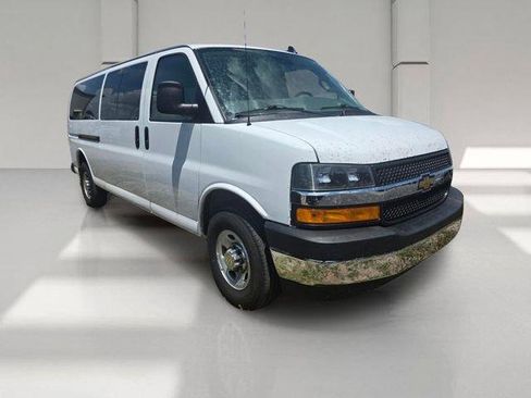 Used 2024 Chevrolet Express 3500 LT w/ LT Preferred Equipment Group RWD image 3