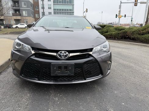 Used 2016 Toyota Camry SE image 8