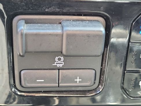 Used 2022 Chevrolet Silverado 1500 ZR2 w/ Technology Package image 21