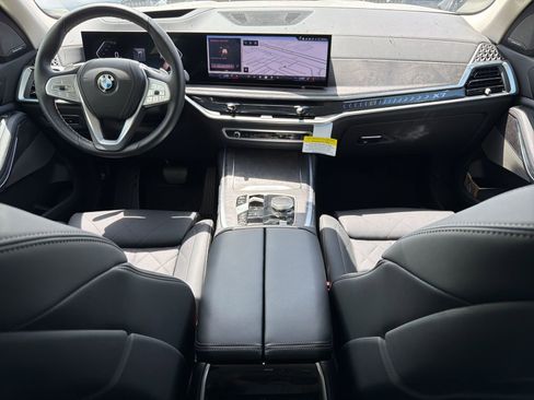 Used 2026 BMW X7 xDrive40i w/ Premium Package image 6
