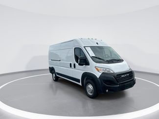 Used 2025 RAM ProMaster 2500 w/ Convenience Group FWD video 2