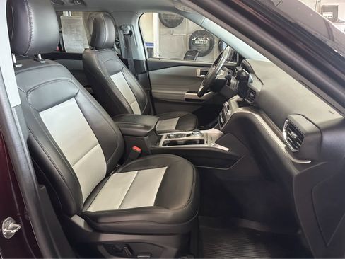 Used 2022 Ford Explorer XLT w/ Equipment Group 202A image 40