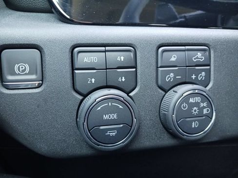 Used 2025 Chevrolet Silverado 1500 RST w/ Convenience Package II AWD/4WD image 37