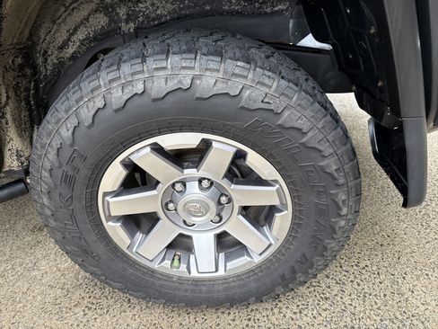 Used 2014 Toyota FJ Cruiser 4WD w/ Upgrade Package image 19