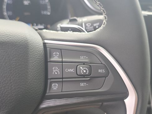 New 2025 Jeep Grand Cherokee Laredo X w/ Luxury Tech Group I image 8