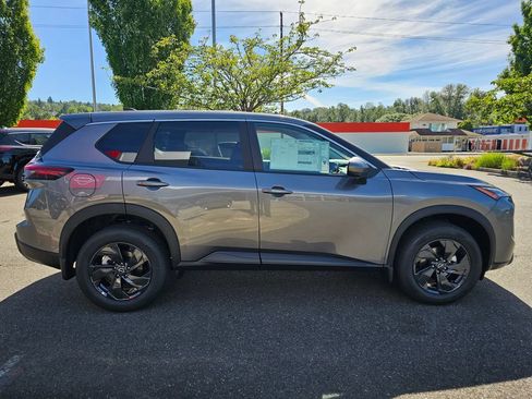 New 2026 Nissan Rogue SV AWD/4WD image 4