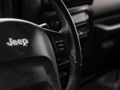 Used 2004 Jeep Wrangler Rubicon w/ Dual Top Group image 22