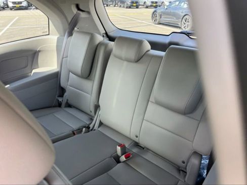 Used 2016 Honda Odyssey EX-L image 9