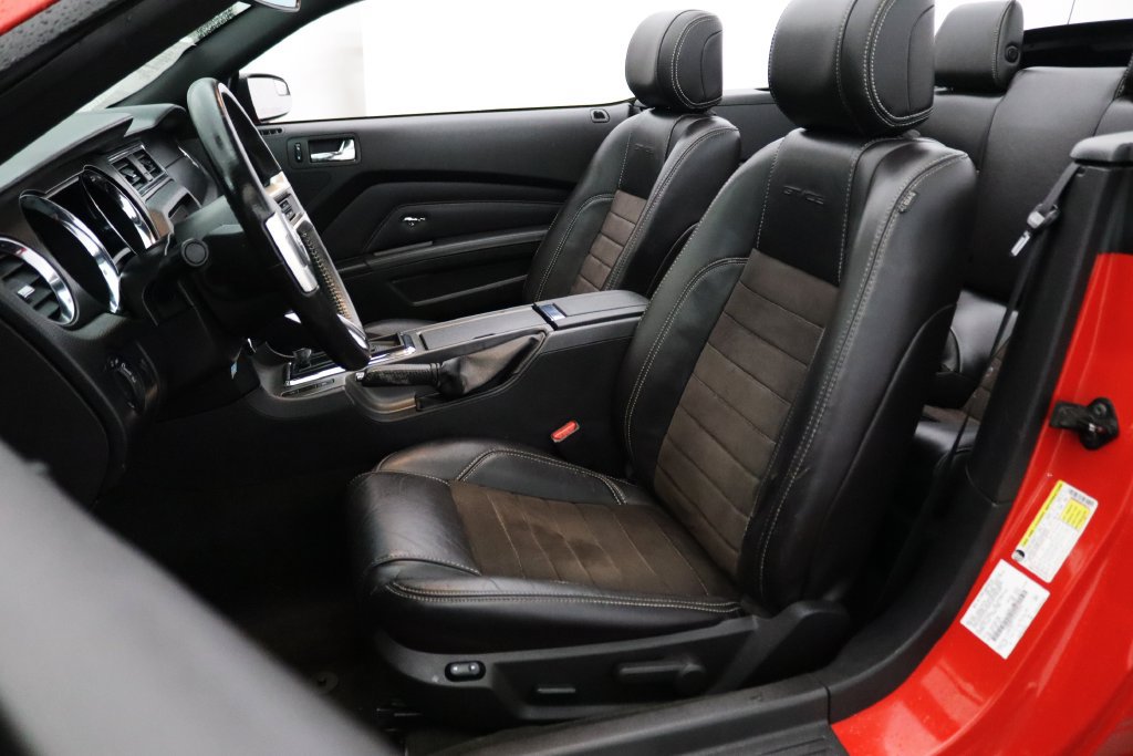 Used 2014 Ford Mustang GT Premium w/ Equipment Group 402A RWD image 3