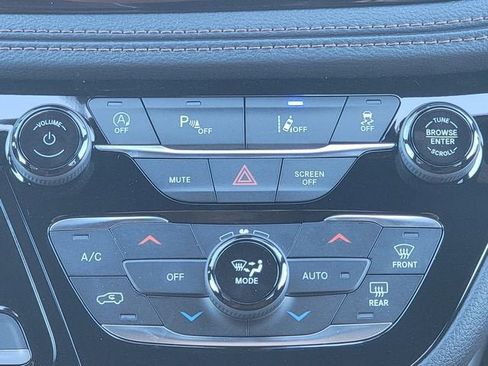 New 2026 Chrysler Pacifica Pinnacle AWD/4WD image 29