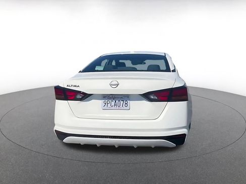 Used 2025 Nissan Altima 2.5 SV image 12