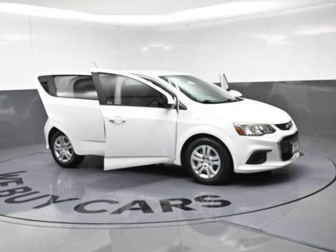 Used 2017 Chevrolet Sonic LT FWD image 24