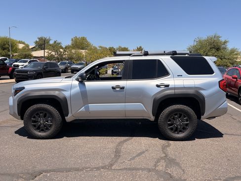 Used 2026 Toyota 4Runner SR5 AWD/4WD image 2