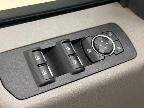 Used 2019 Ford F150 XLT w/ Equipment Group 302A Luxury AWD/4WD image 15