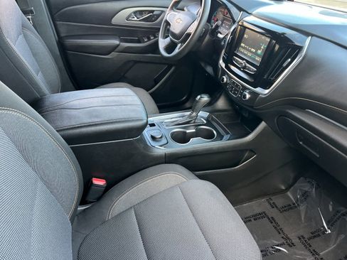 Used 2018 Chevrolet Traverse LS image 17