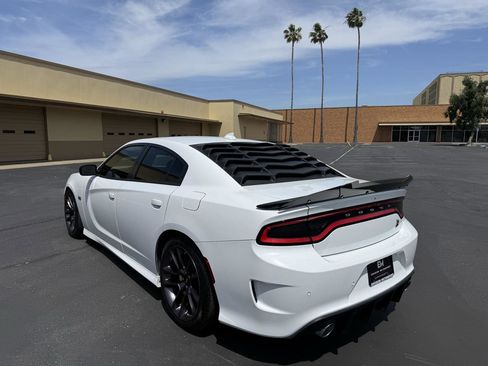 Used 2019 Dodge Charger Scat Pack w/ Technology Group RWD image 5